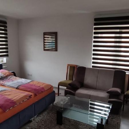 H Apartments Τούζλα Εξωτερικό φωτογραφία